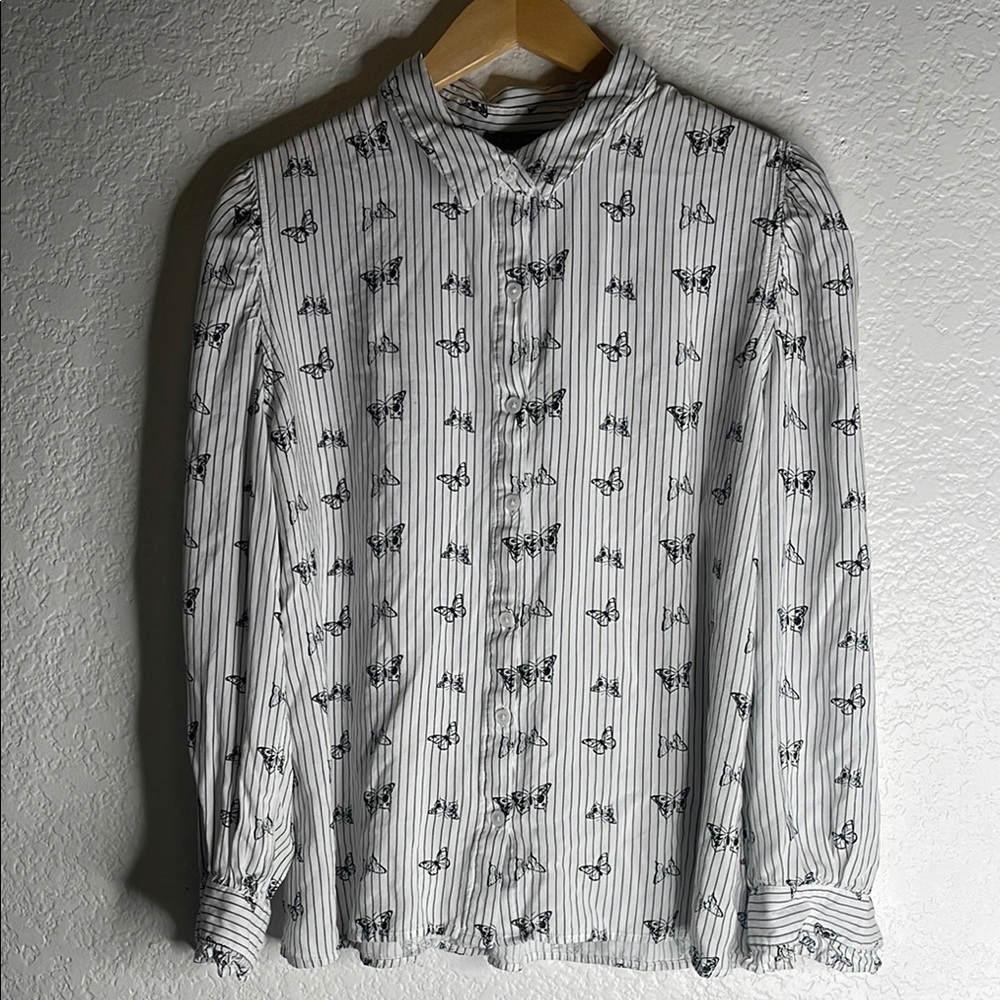 Black and White Button Down Shirt with Distinctive Pattern